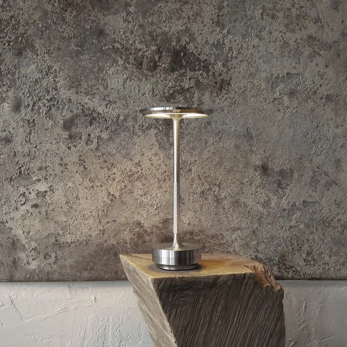 HaloCurve | Elegant look modern table lamp