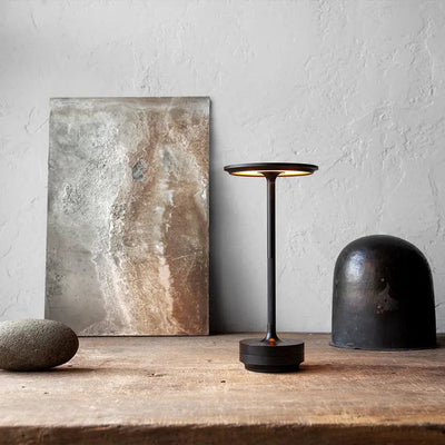HaloCurve | Elegant look modern table lamp