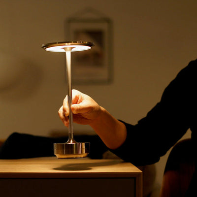 HaloCurve | Elegant look modern table lamp